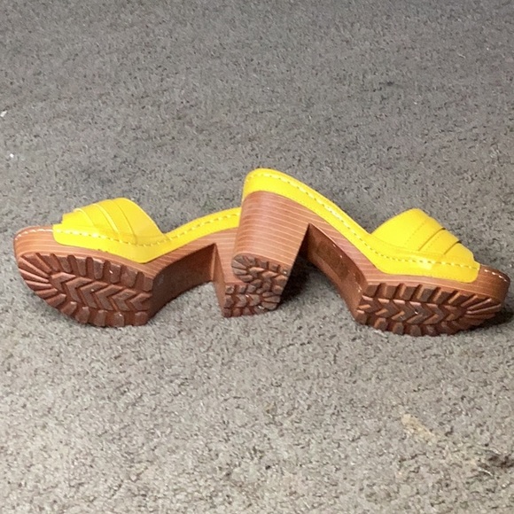 Mini Platform Heels - Picture 3 of 3